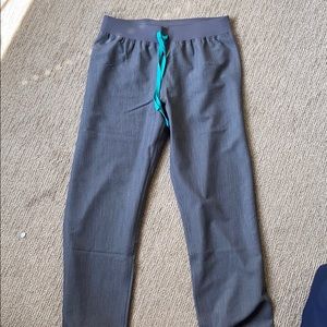 Livingston basic scrub pants